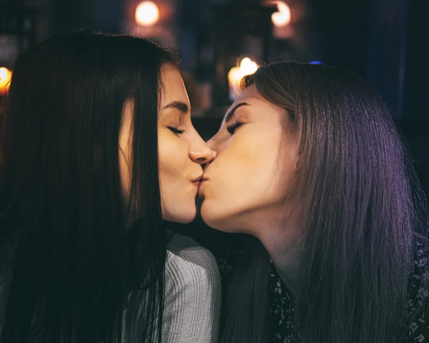 Kiss